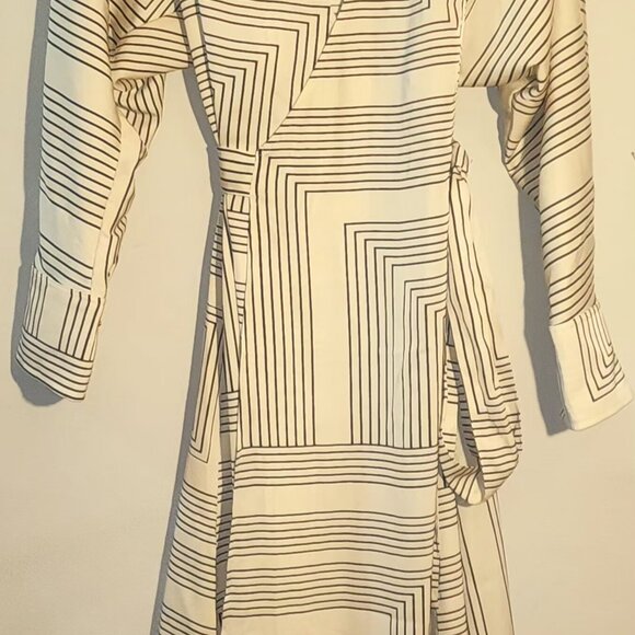 Woman's Clothes size Small - Picture 6 of 16